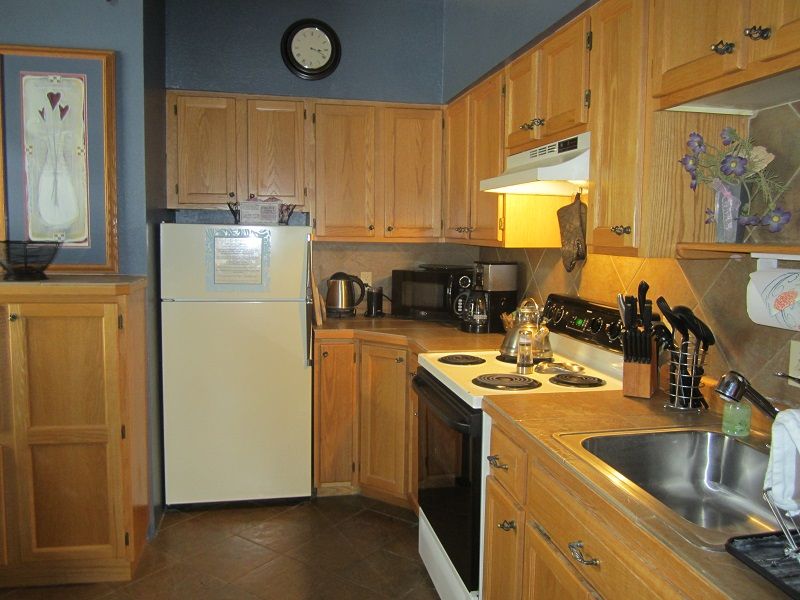 FlatIron Historic Sandstone Inn: 745 N River St, Hot Springs, SD 57747